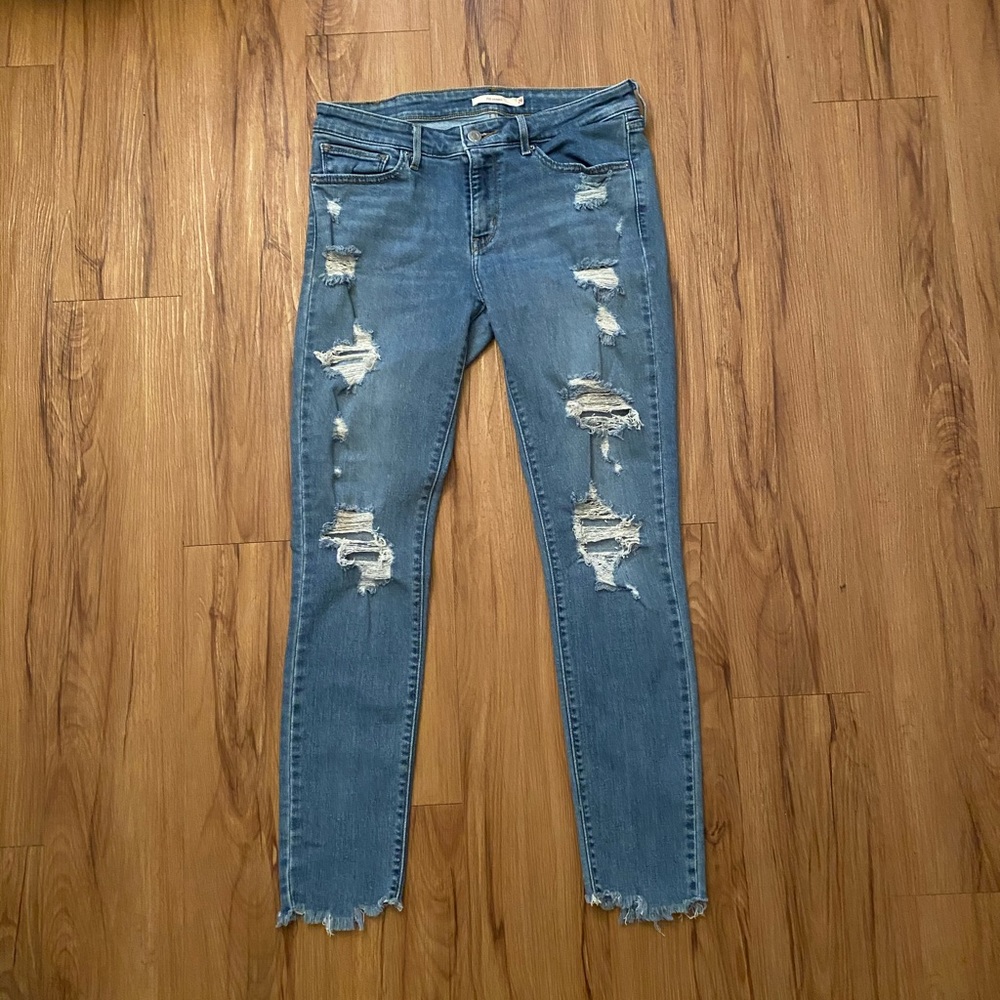 Levi’s 711 Skinny Ripped Jeans